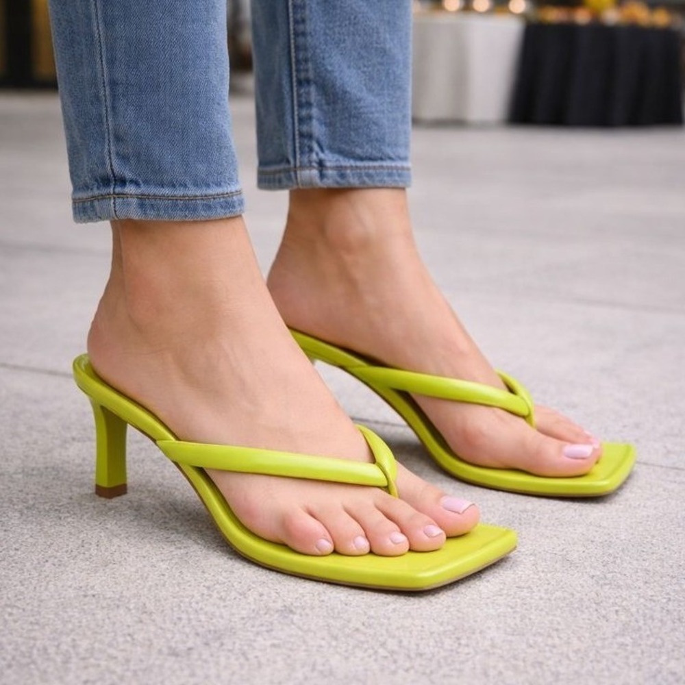 Forever 21 Women's Neon Green Square‎ Toe Heels – Size-8